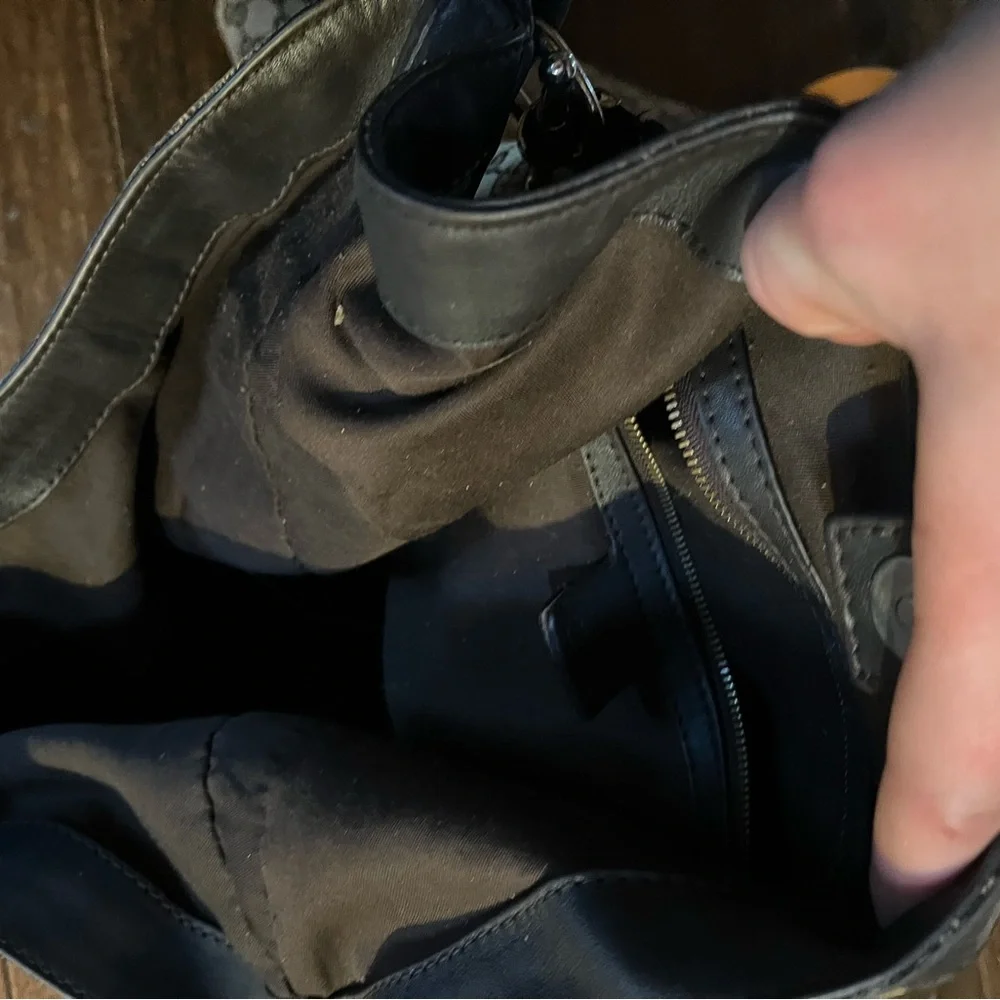 Gucci Beige and Black Shoulder Bag - Picture 5 of 5